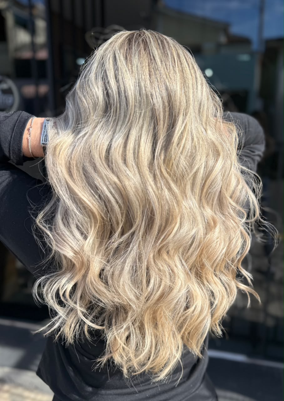 Loiro platinado ondulado